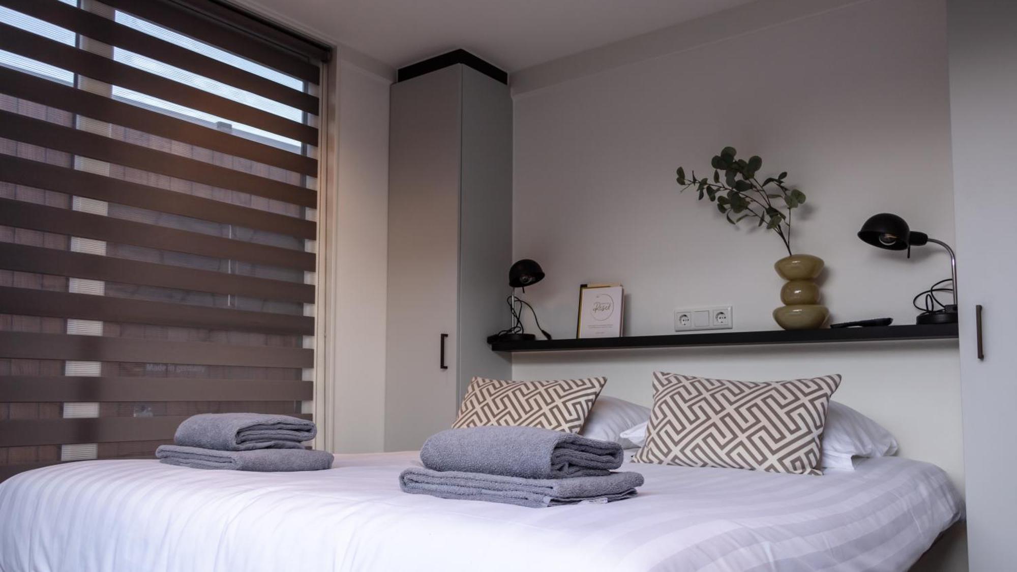 Luxurious Waterloft Near Beach And Centre By Weltevreden Experience Зеволде Экстерьер фото